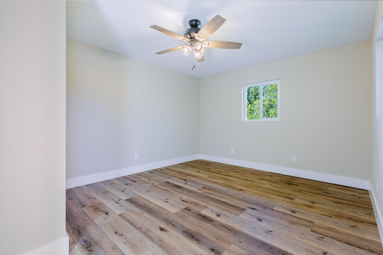 1425 Se Sunshine Avenue Property Photo 22