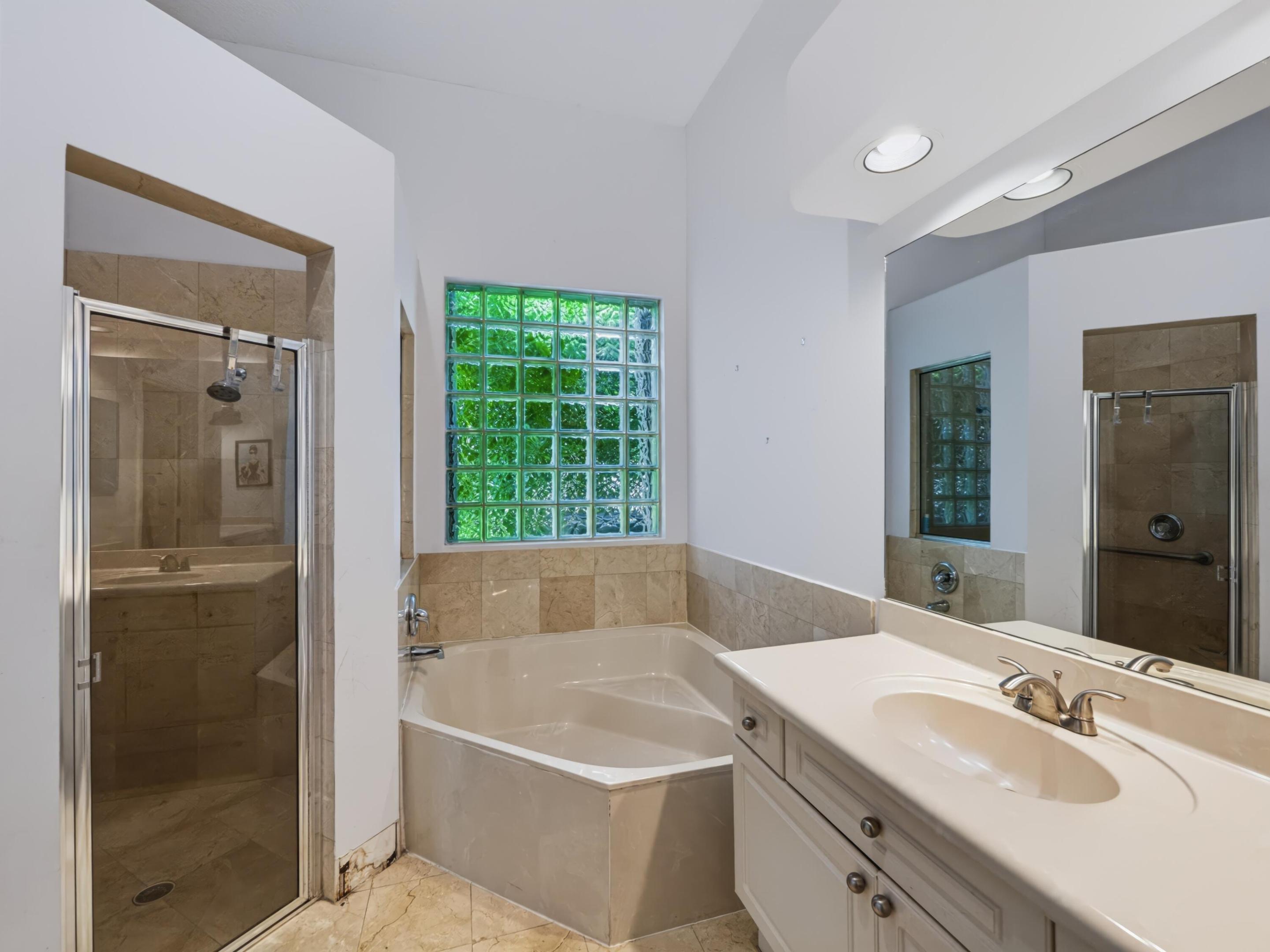 5574 Bermuda Dunes Circle Property Photo 23