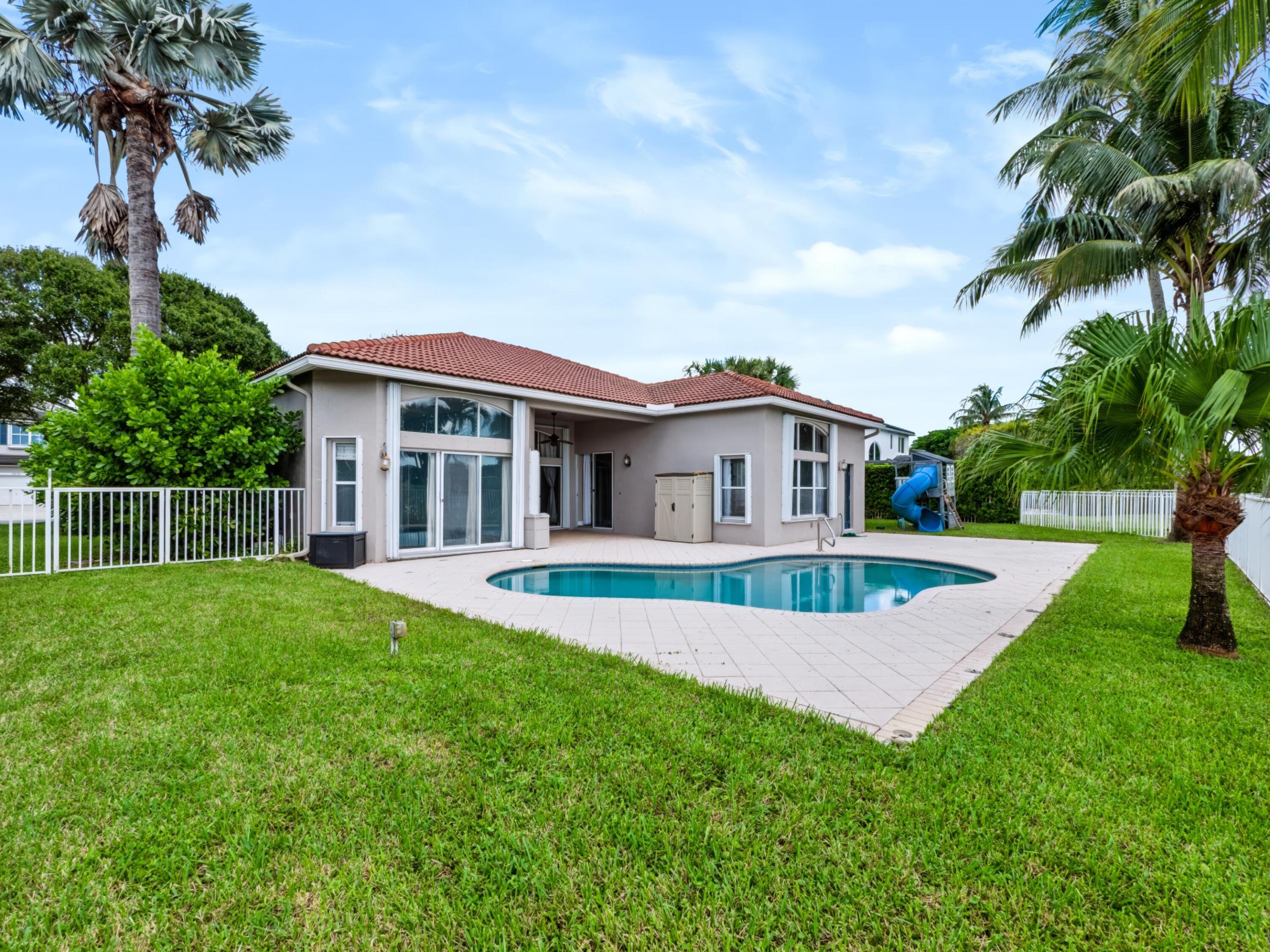 5574 Bermuda Dunes Circle Property Photo 33