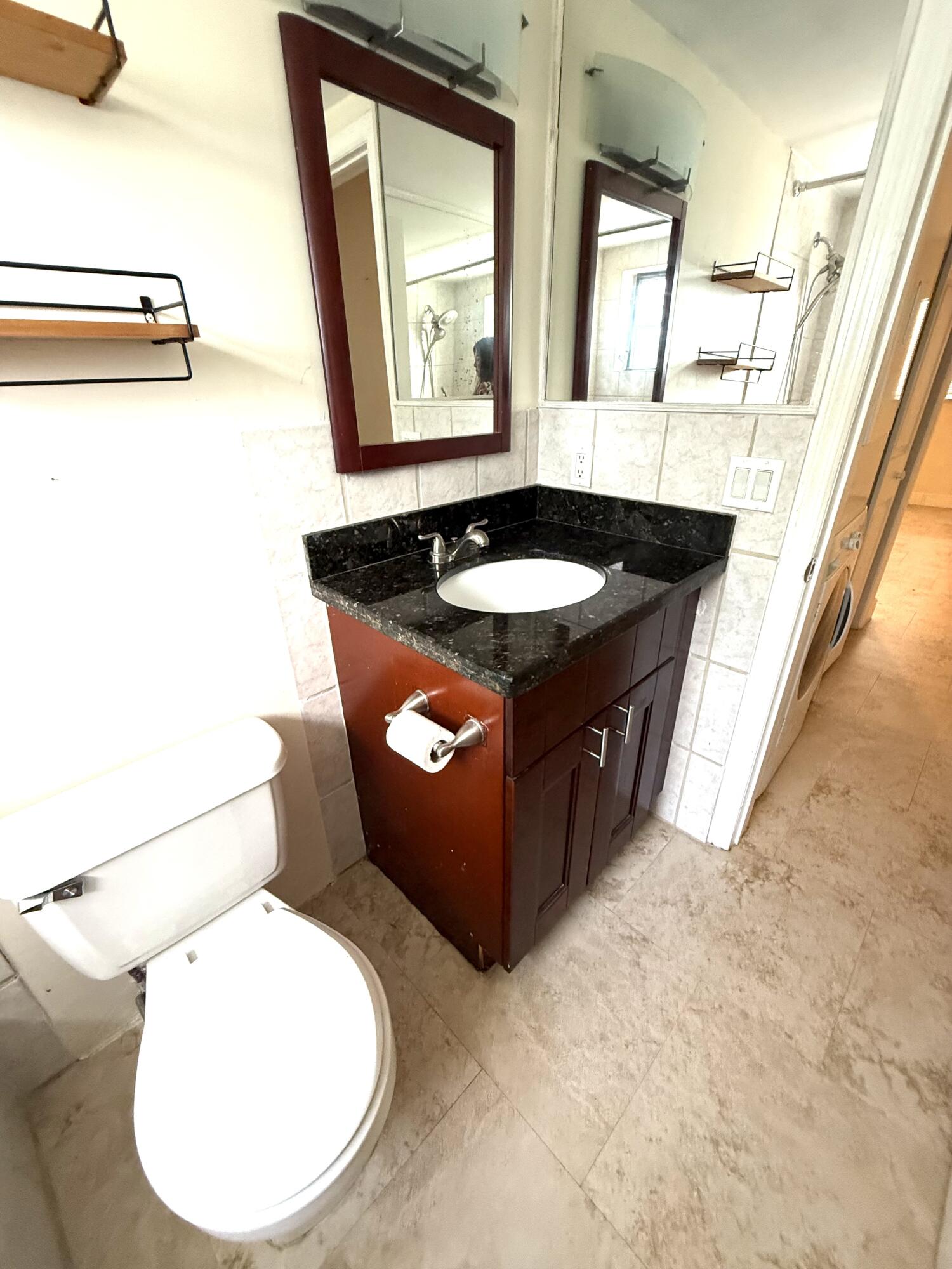 1100 Ne 9th Avenue 202 Property Photo 5