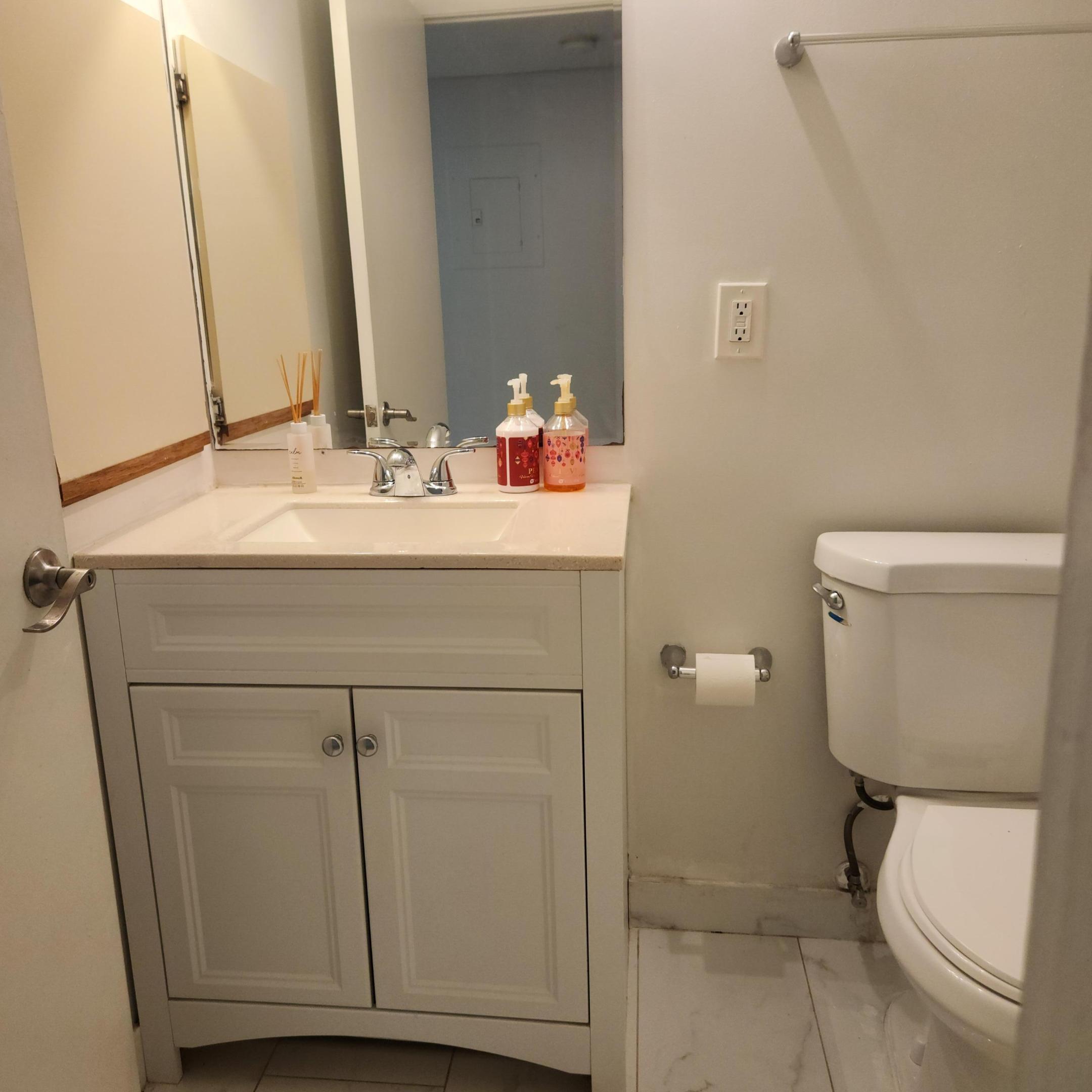 1227 Sw 46th Avenue 305 Property Photo 12
