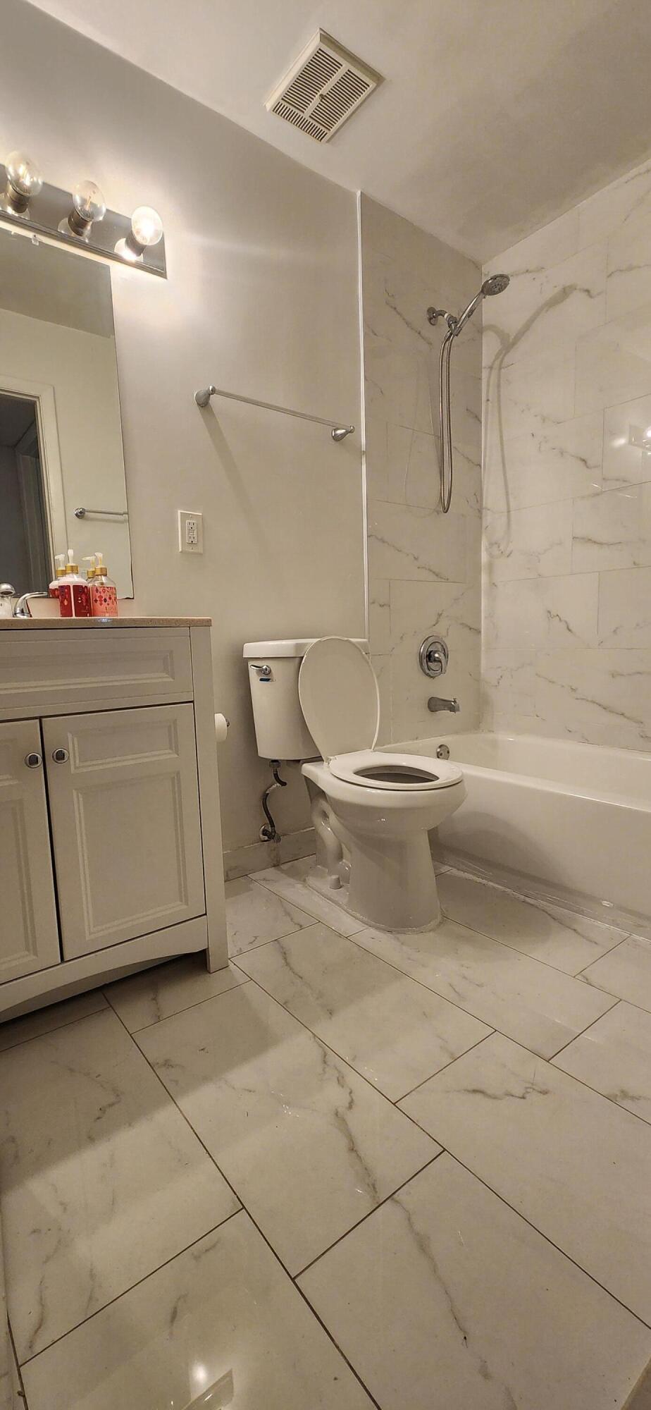 1227 Sw 46th Avenue 305 Property Photo 22