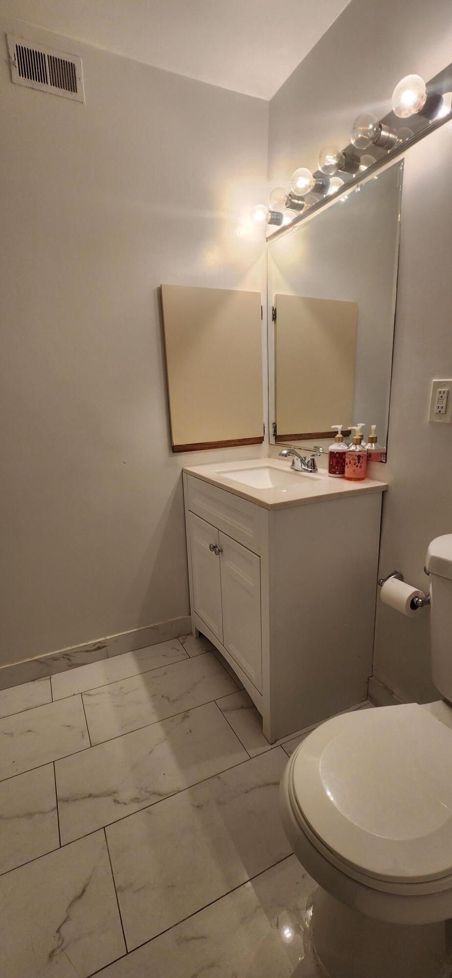 1227 Sw 46th Avenue 305 Property Photo 23