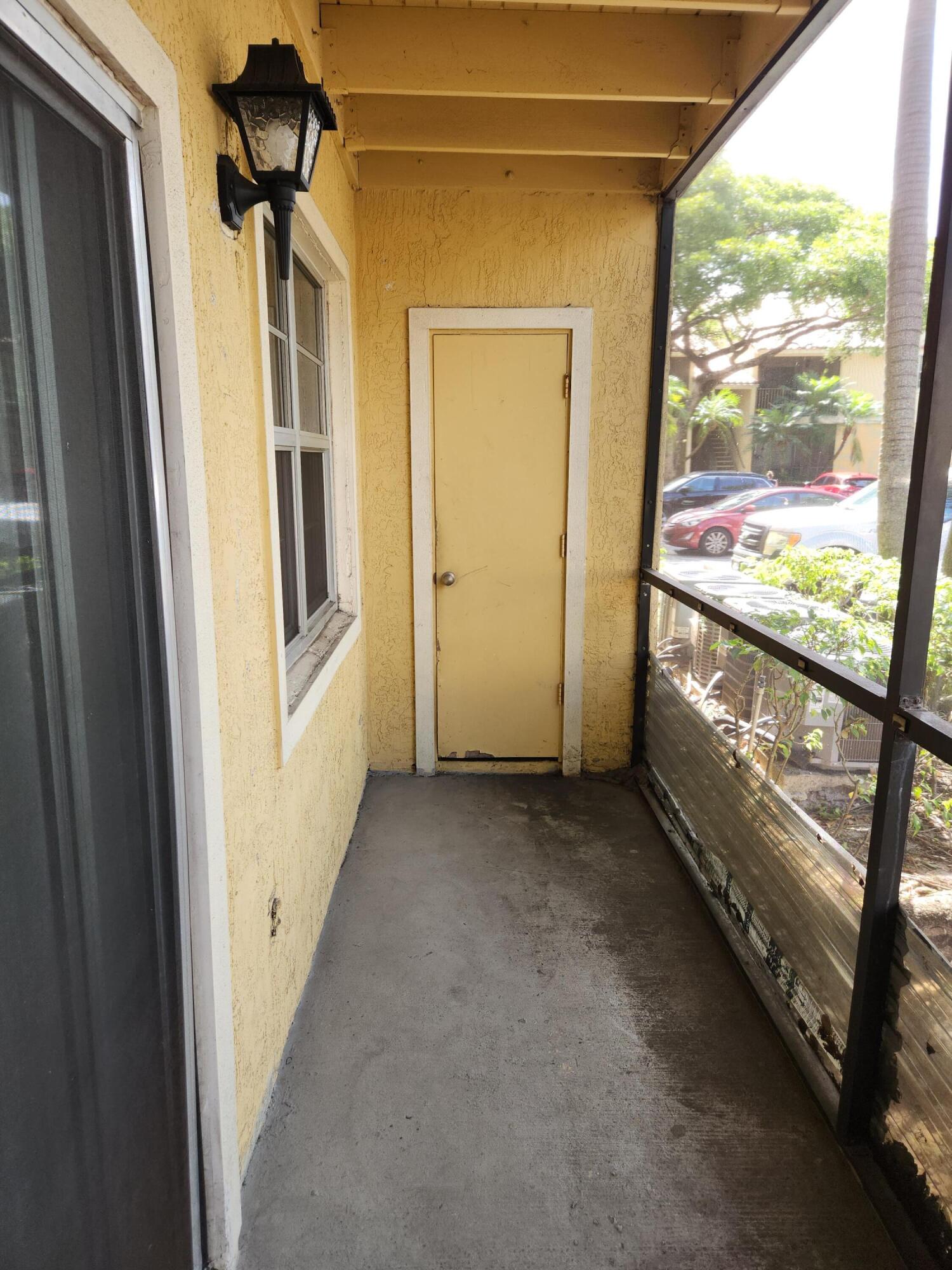 1227 Sw 46th Avenue 305 Property Photo 25