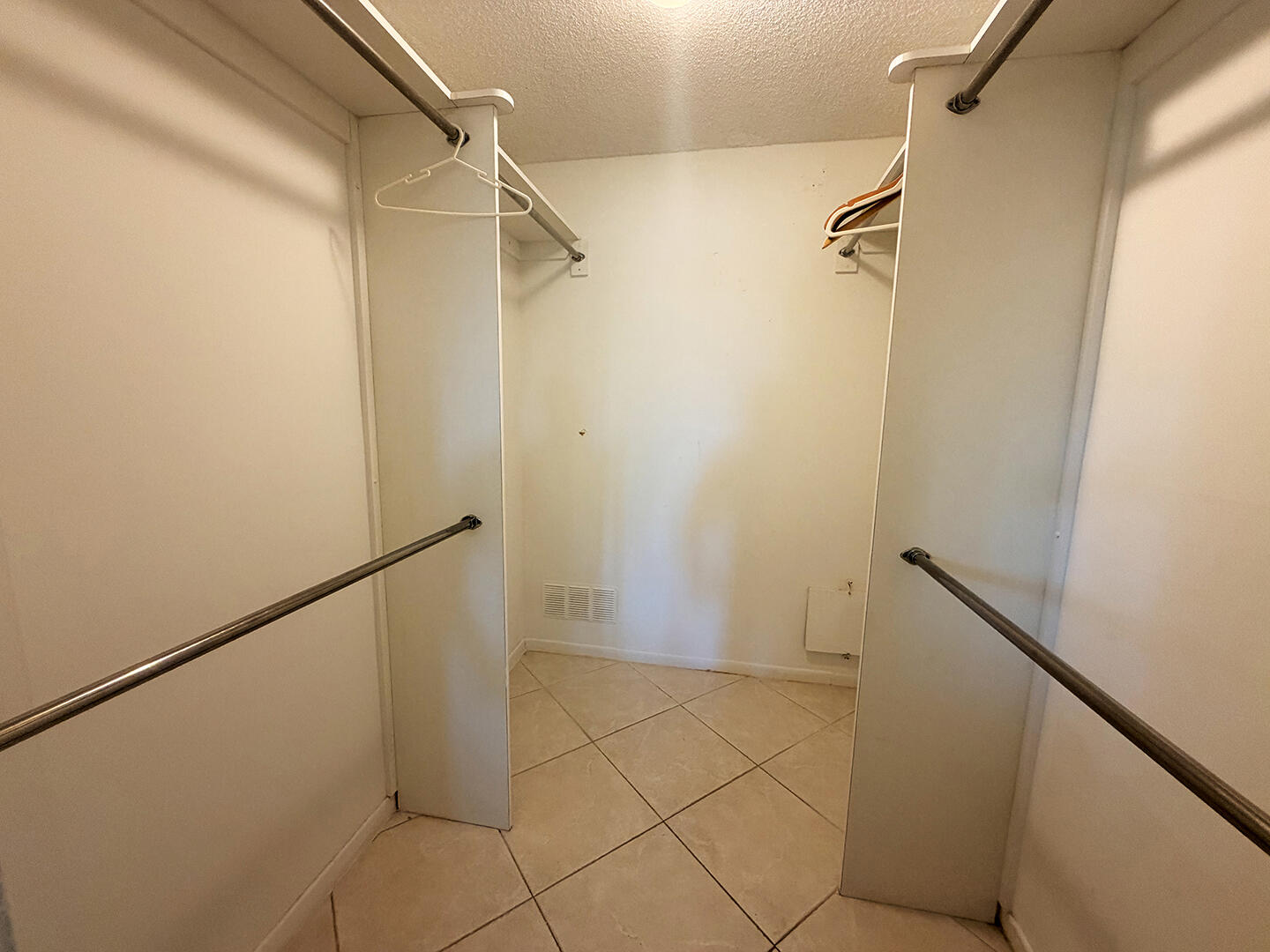 1595 S Ocean Lane 182 Property Photo 16