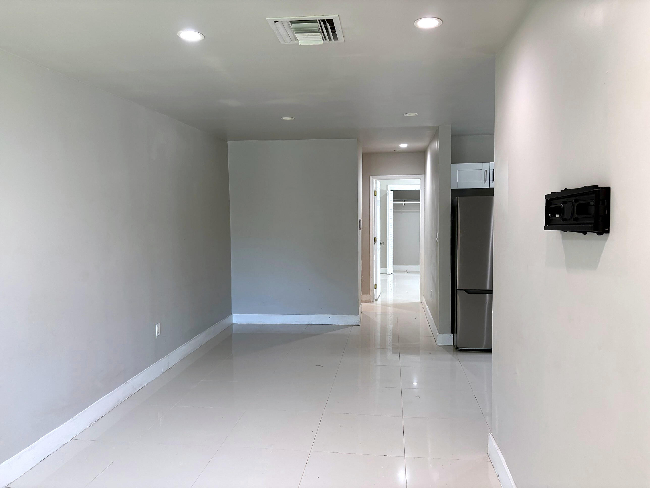 1521 Nw 8th Avenue Property Photo 5