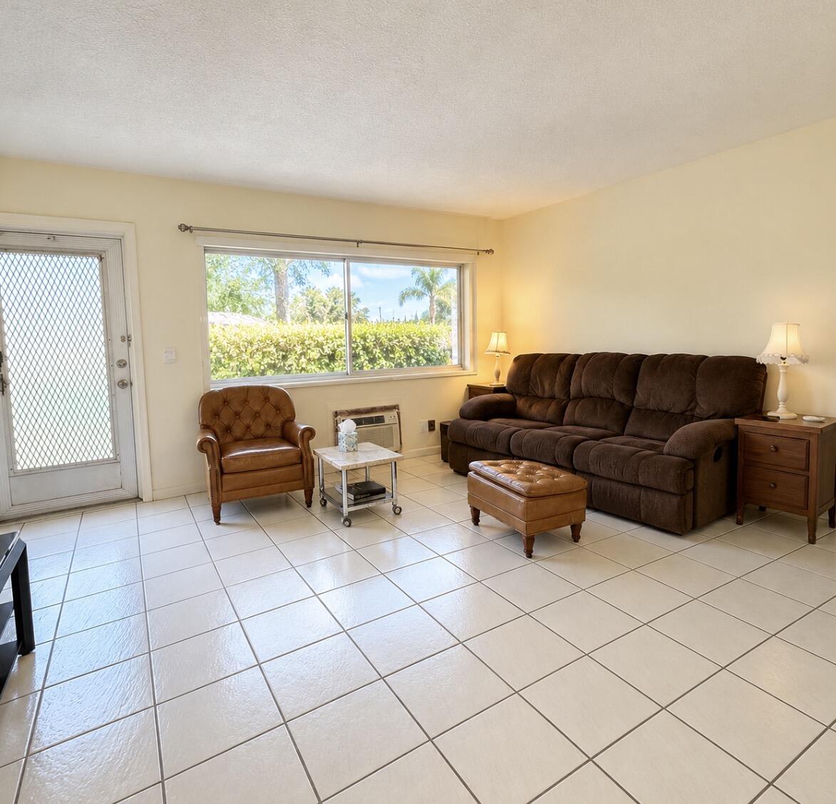 228 Northampton L 228 Property Photo 3
