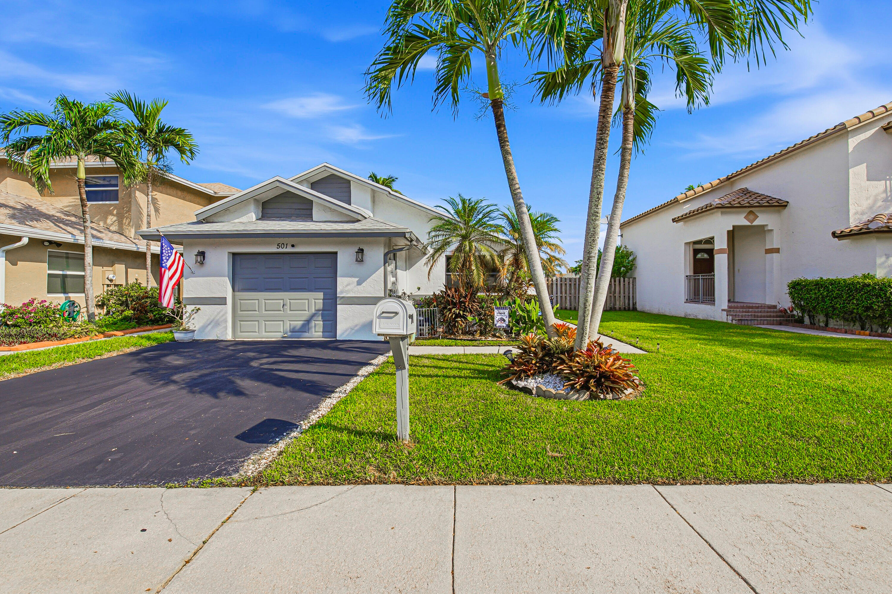 501 Lakeside Circle