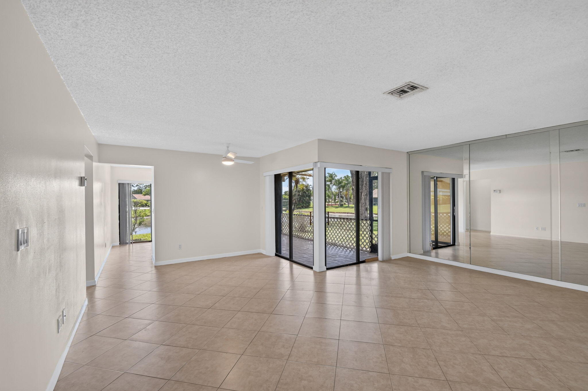 6102 Woodlake Boulevard Property Photo 7