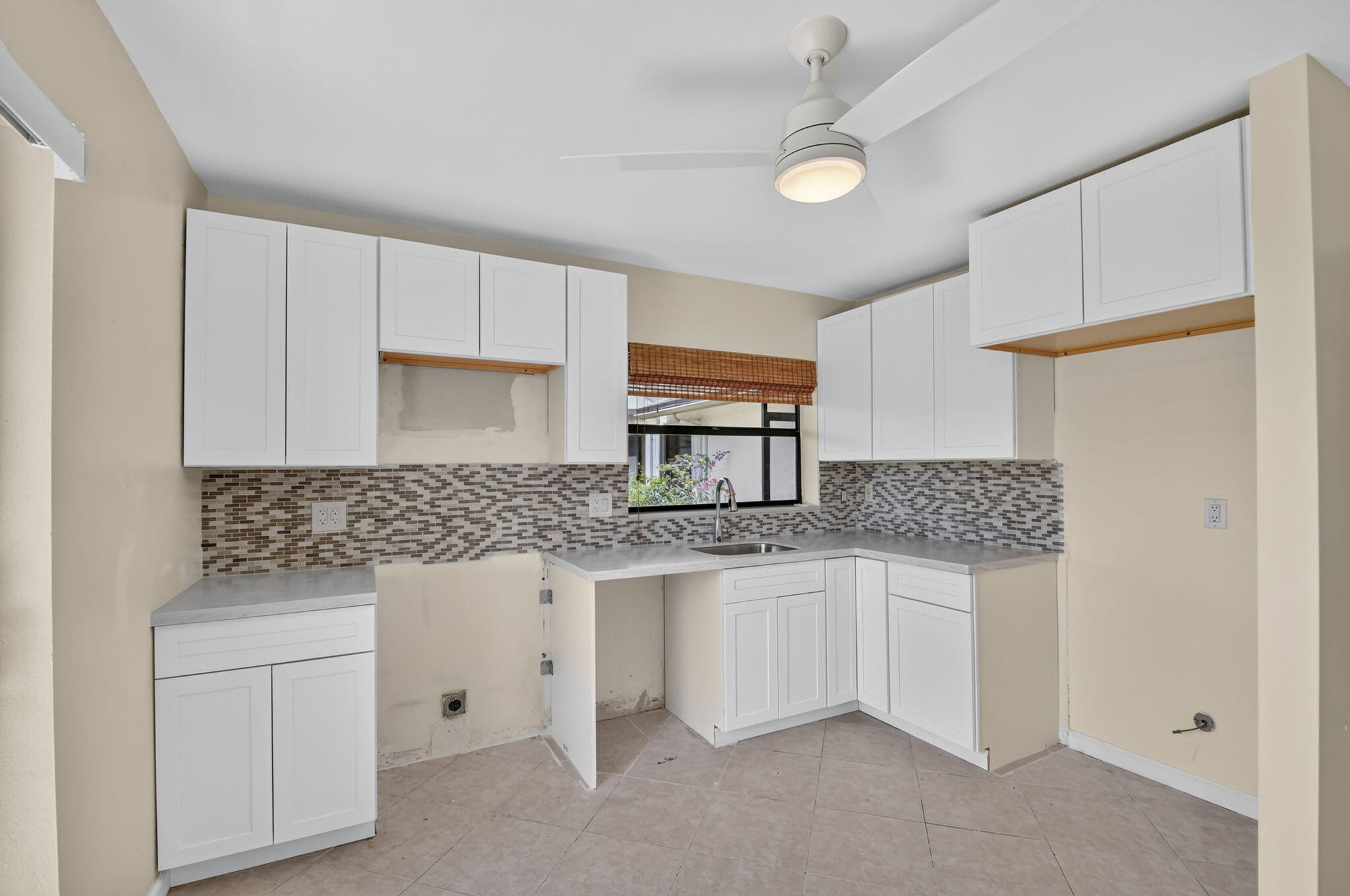 6102 Woodlake Boulevard Property Photo 11