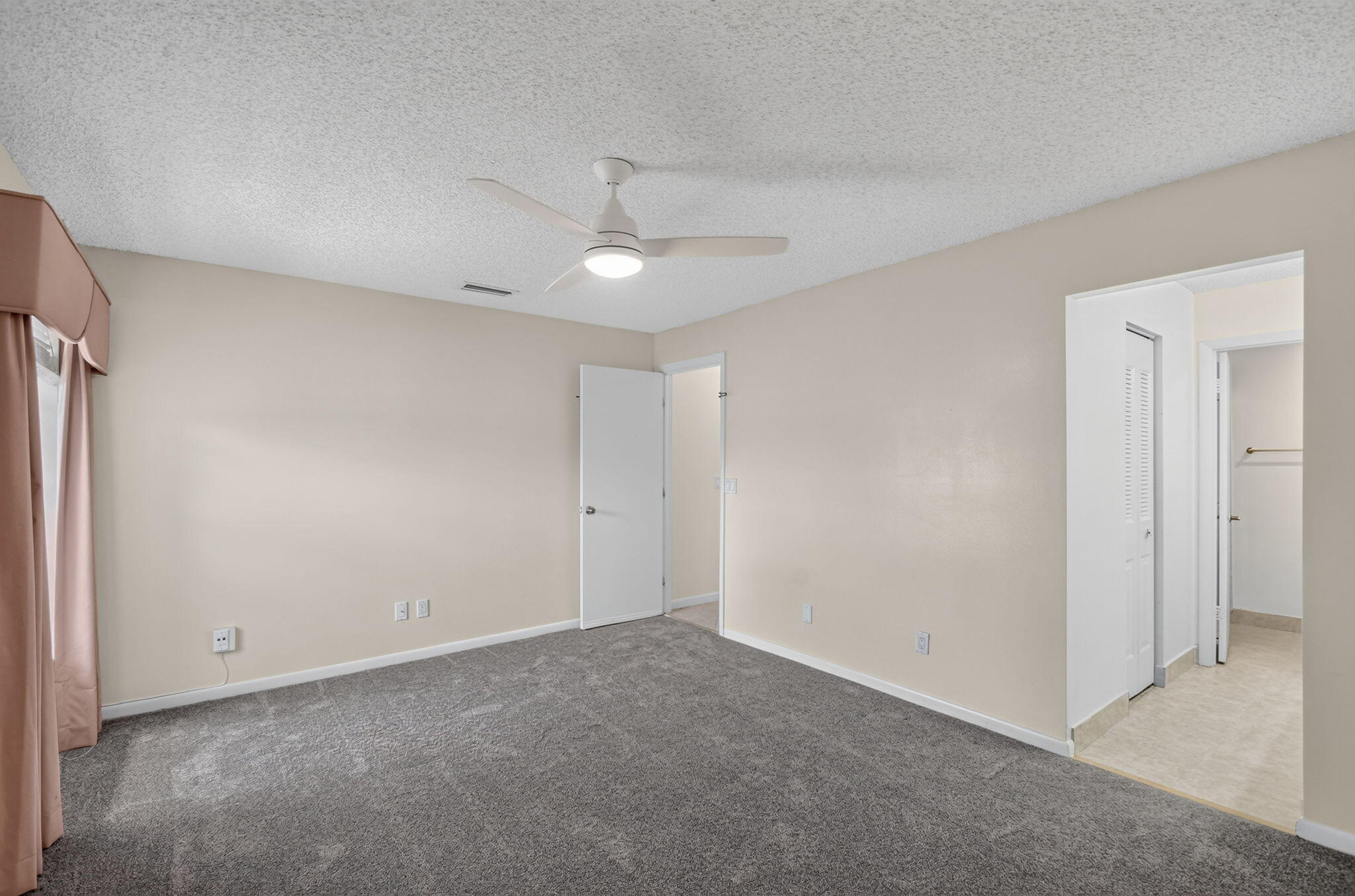 6102 Woodlake Boulevard Property Photo 13