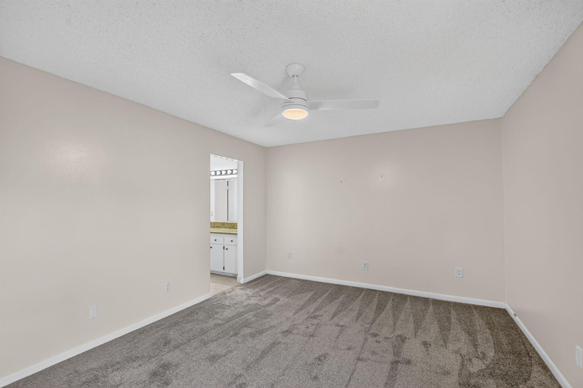 6102 Woodlake Boulevard Property Photo 14