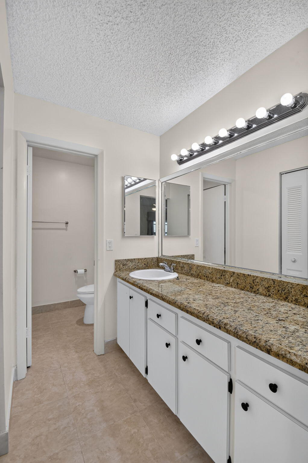 6102 Woodlake Boulevard Property Photo 15