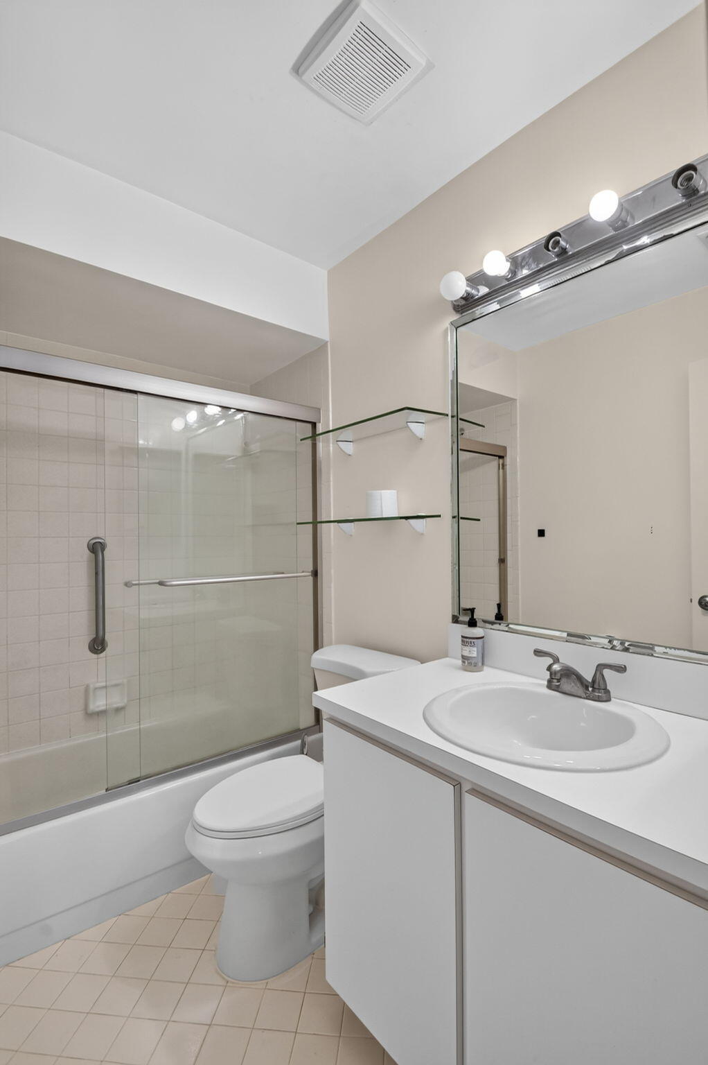 6102 Woodlake Boulevard Property Photo 22