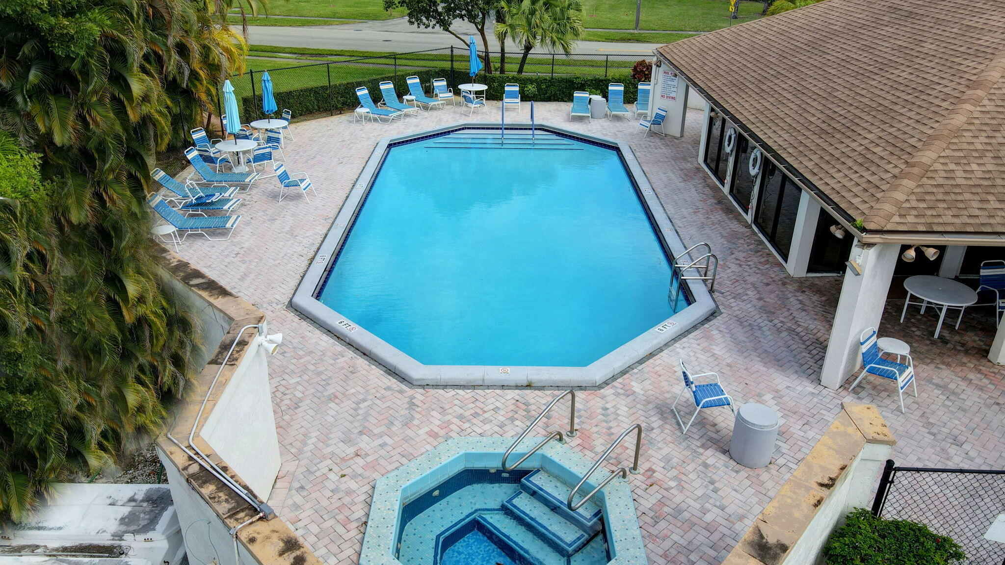 6102 Woodlake Boulevard Property Photo 31