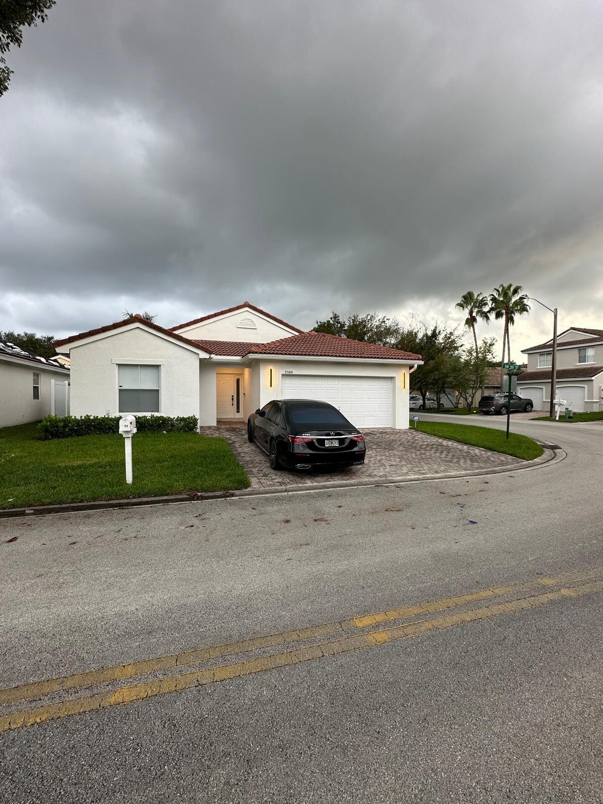 3380 Sw 50th Street Property Photo 2