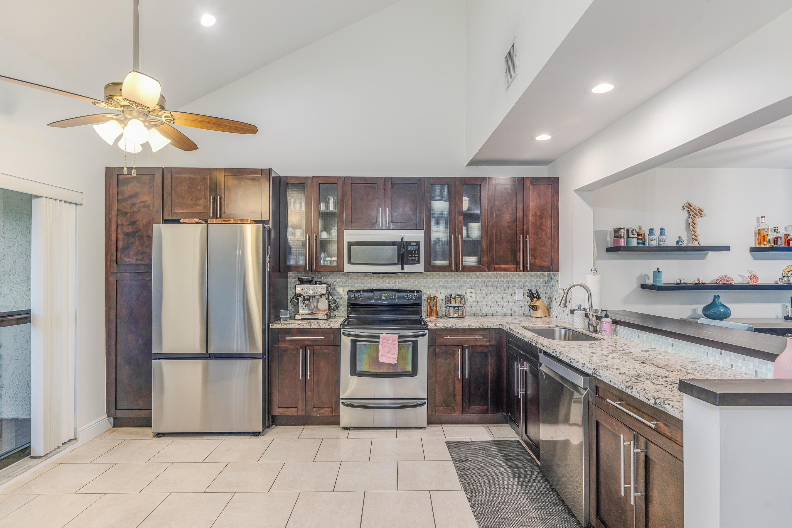 9360 Ketay Circle Property Photo 4