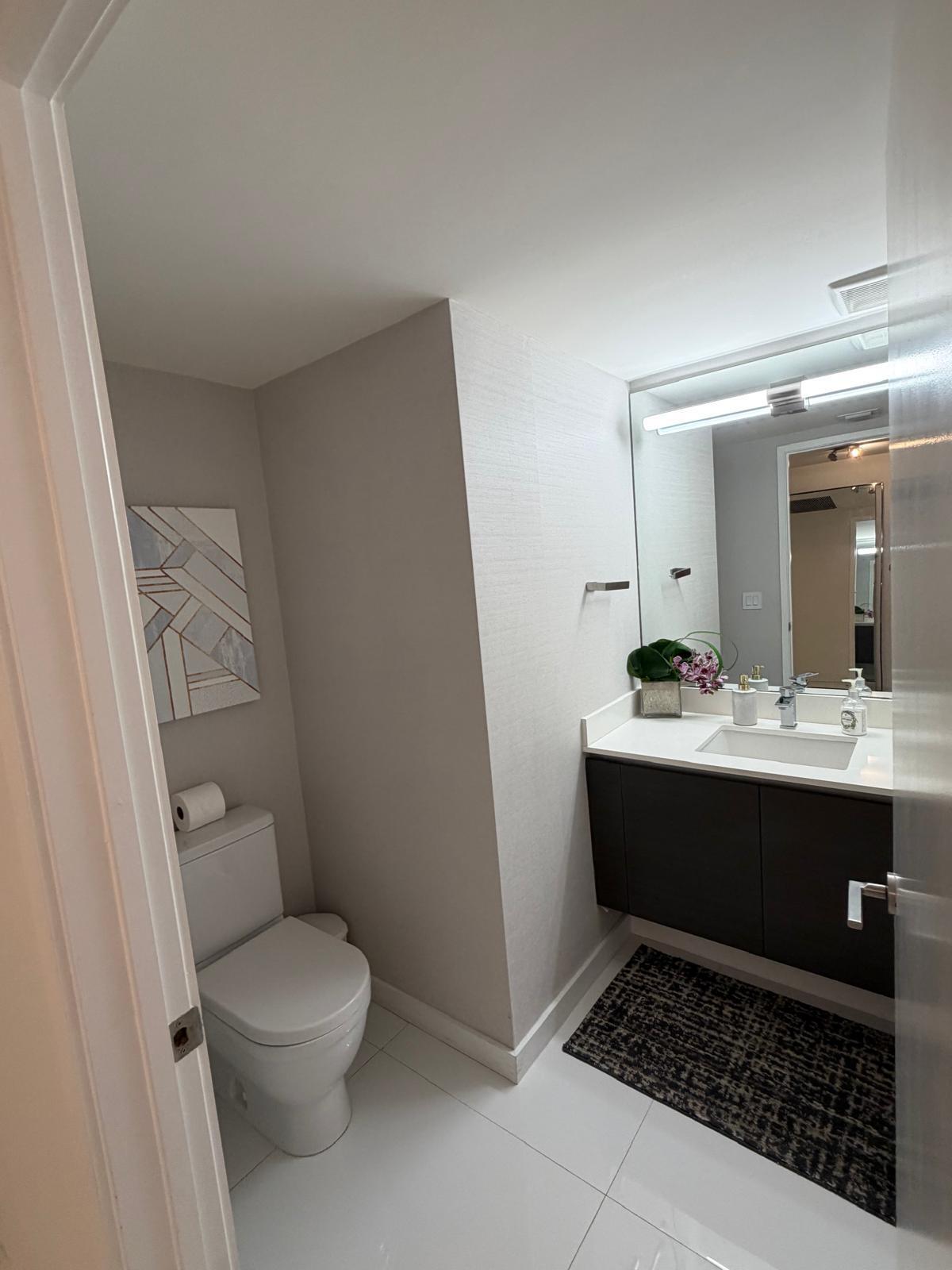 330 Sunny Isles Boulevard 5-2407 Property Photo 14