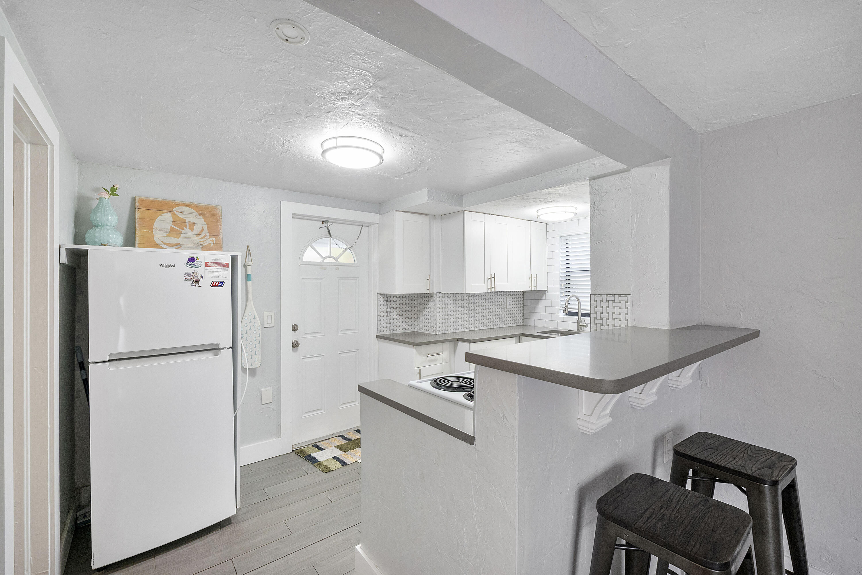 551 Sw 13th Avenue 3 Property Photo 3