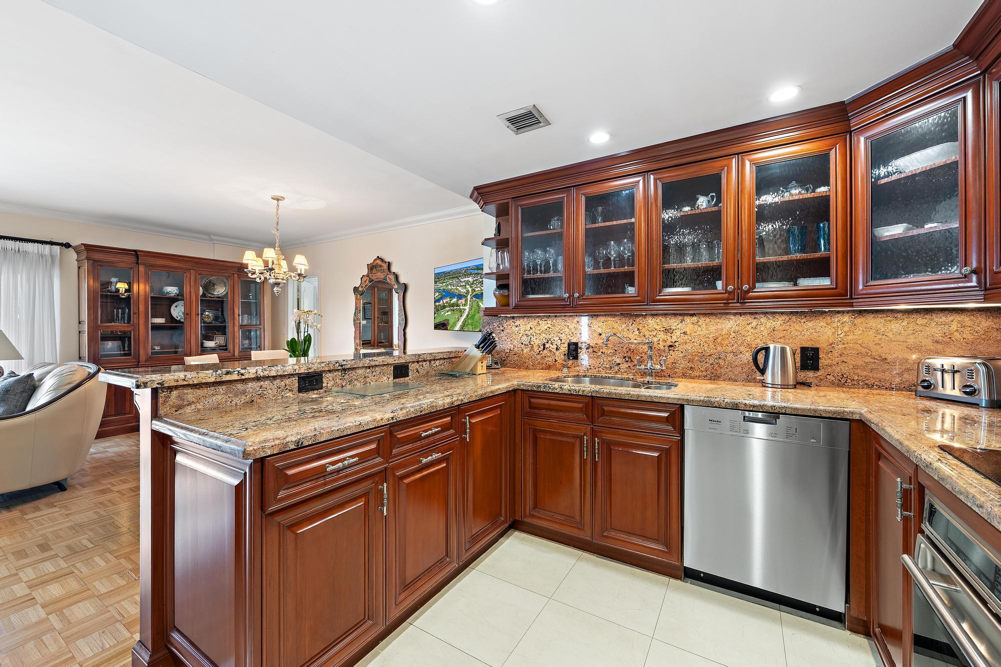 250 Bradley Place 408 Property Photo 10