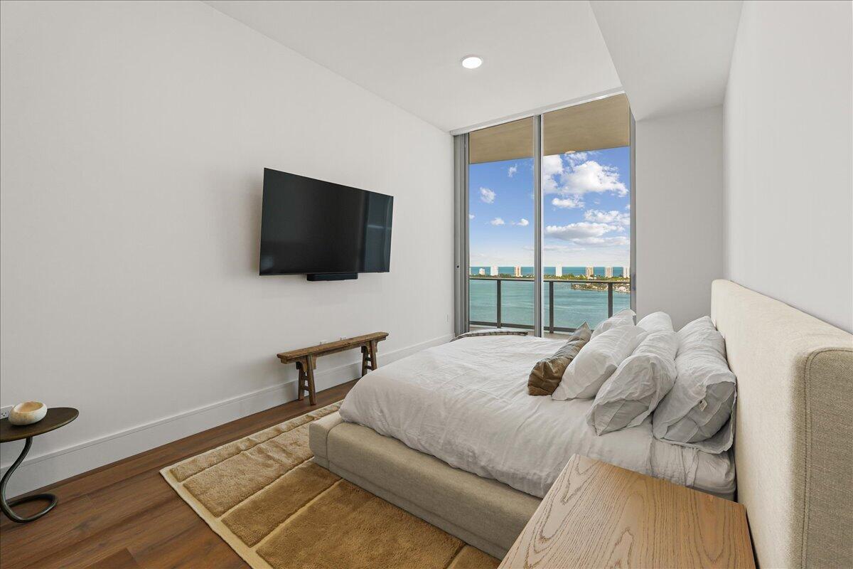 220 Lake Shore Drive 2406 Property Photo 14