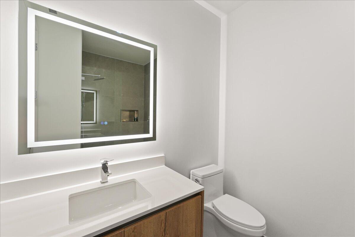 220 Lake Shore Drive 2406 Property Photo 21