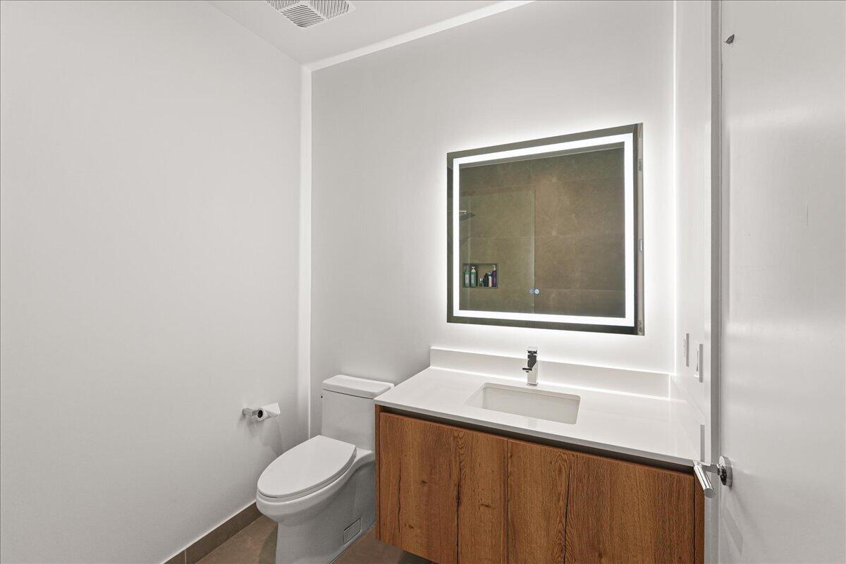 220 Lake Shore Drive 2406 Property Photo 28