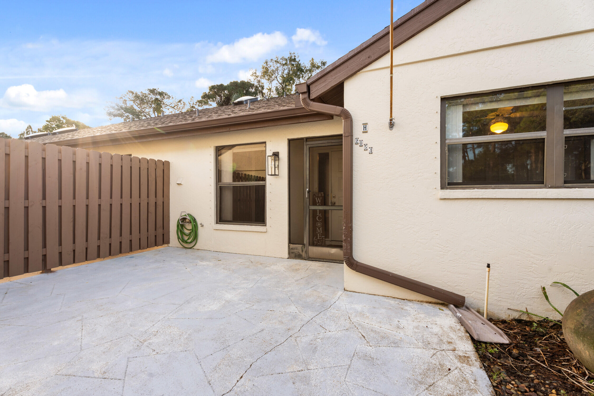 2054 Sw Silver Pine Way 123h Property Photo 1