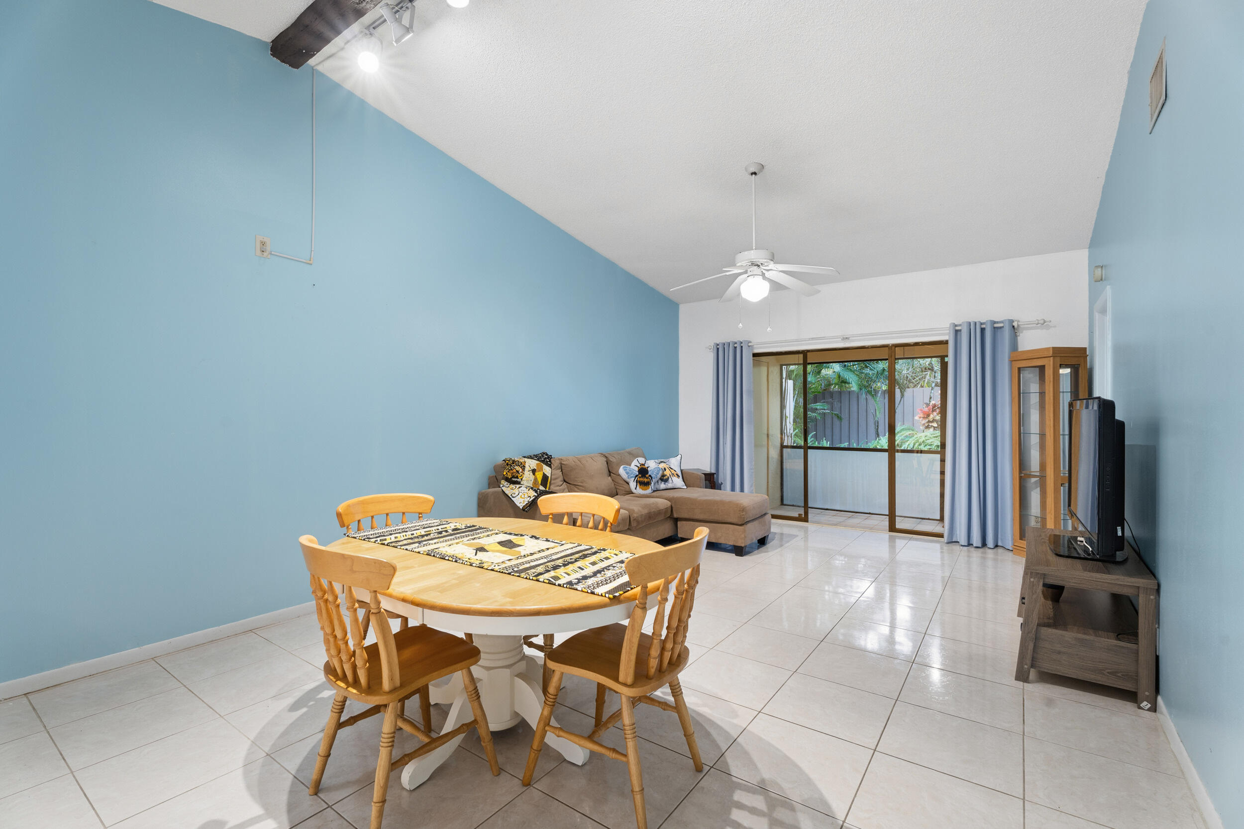 2054 Sw Silver Pine Way 123h Property Photo 11