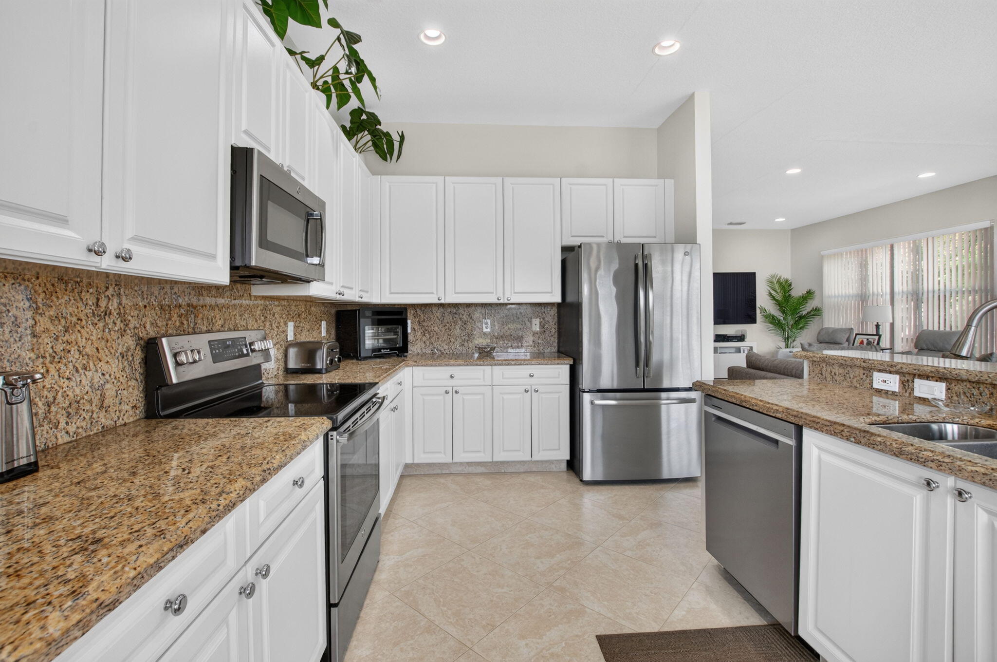 11896 Manzano Avenue Property Photo 24