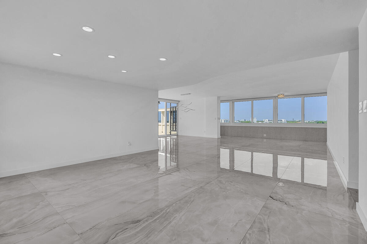 201 N Riverside Drive #802 Property Photo 1