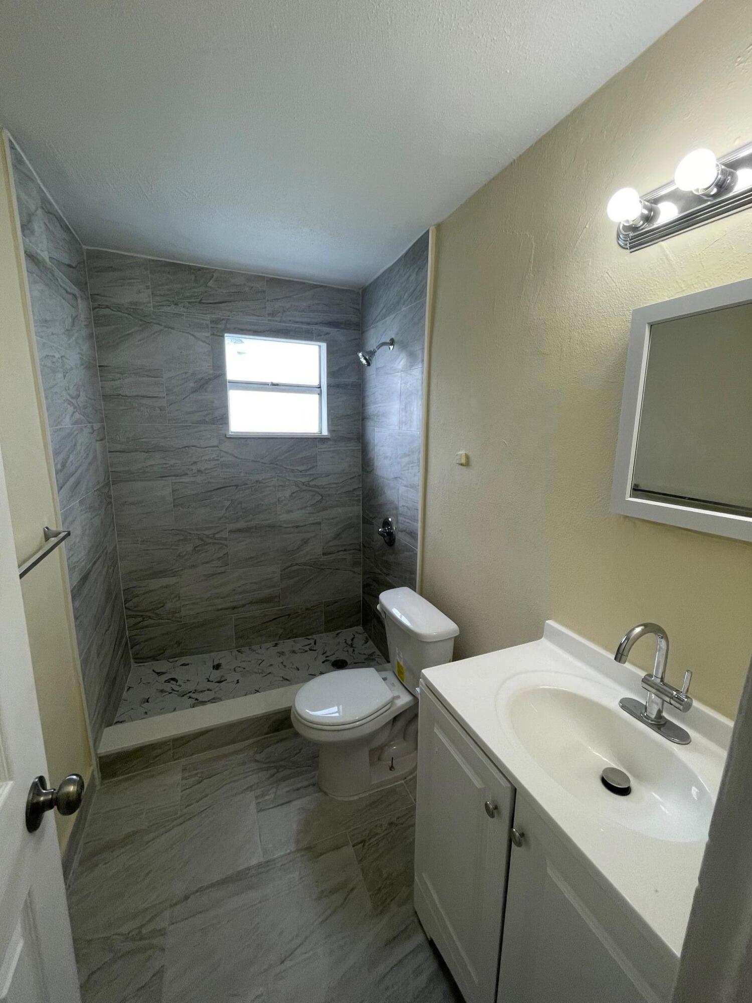 22 Nw 8th Avenue 1 Property Photo 5