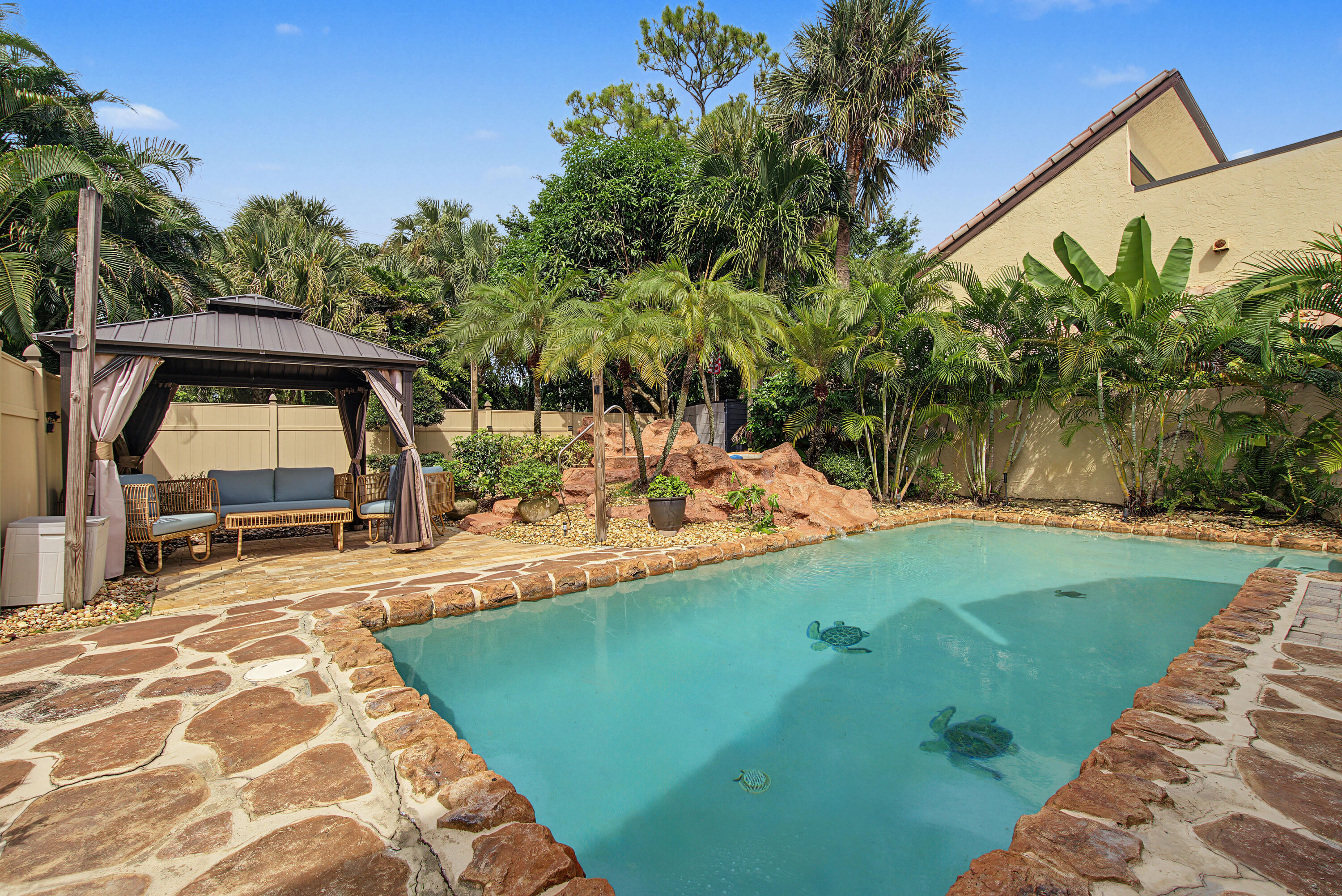 5987 PATIO Drive Property Photo 1