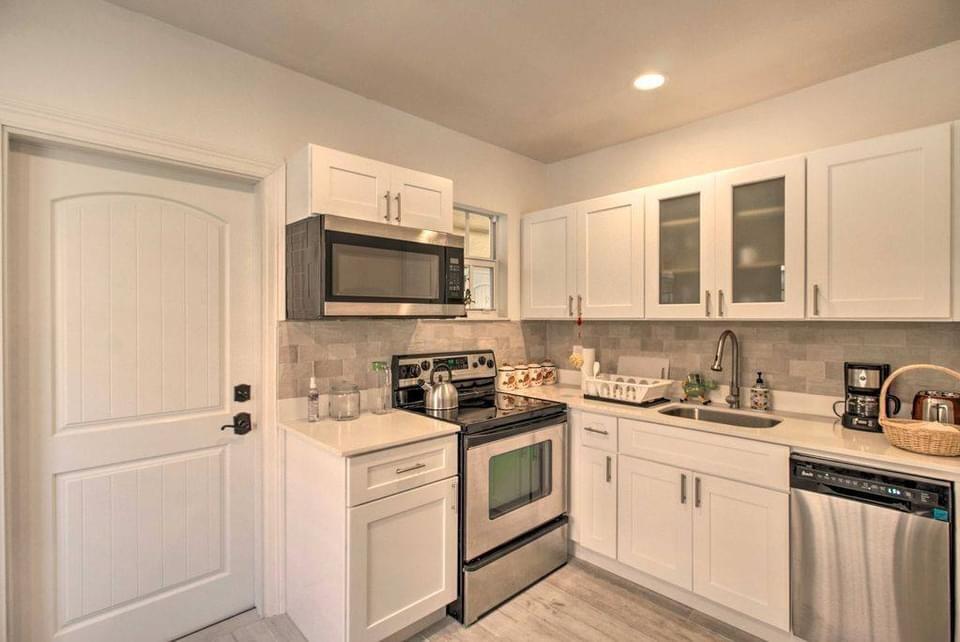 407 S Lakeside Drive E Property Photo 4