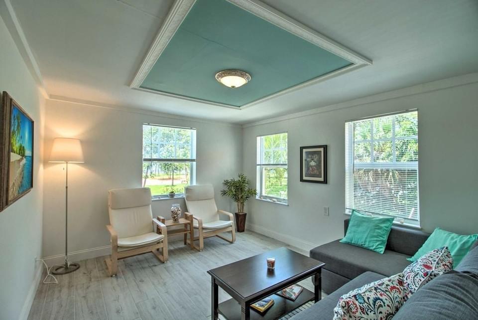 407 S Lakeside Drive E Property Photo 7