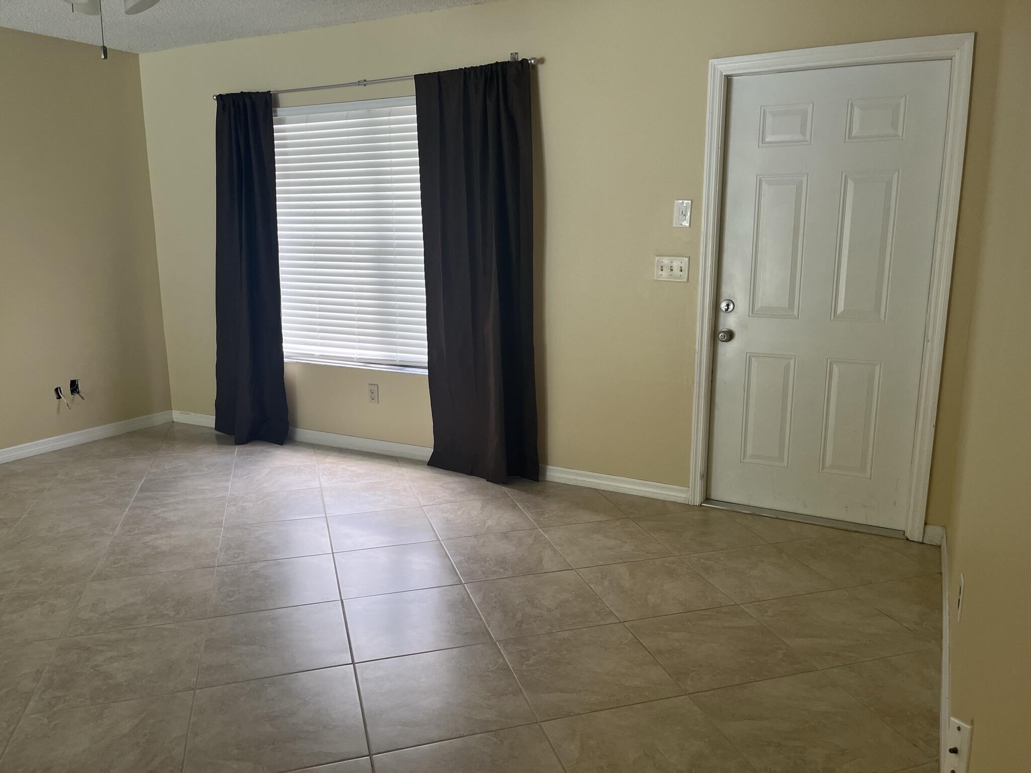 1401 Se Belcrest Street Property Photo 4