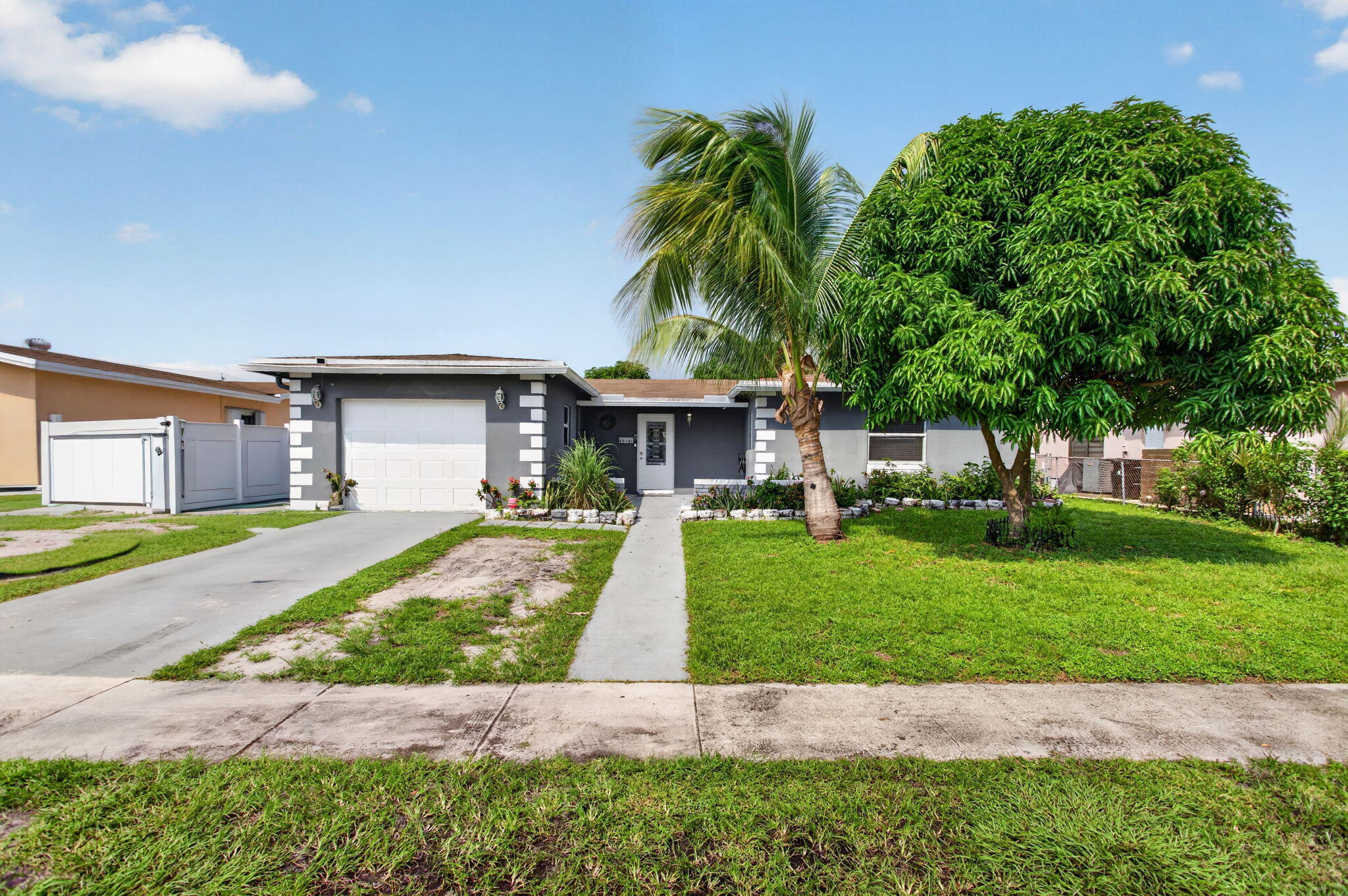 6351 Sw 10th Court Property Photo 1