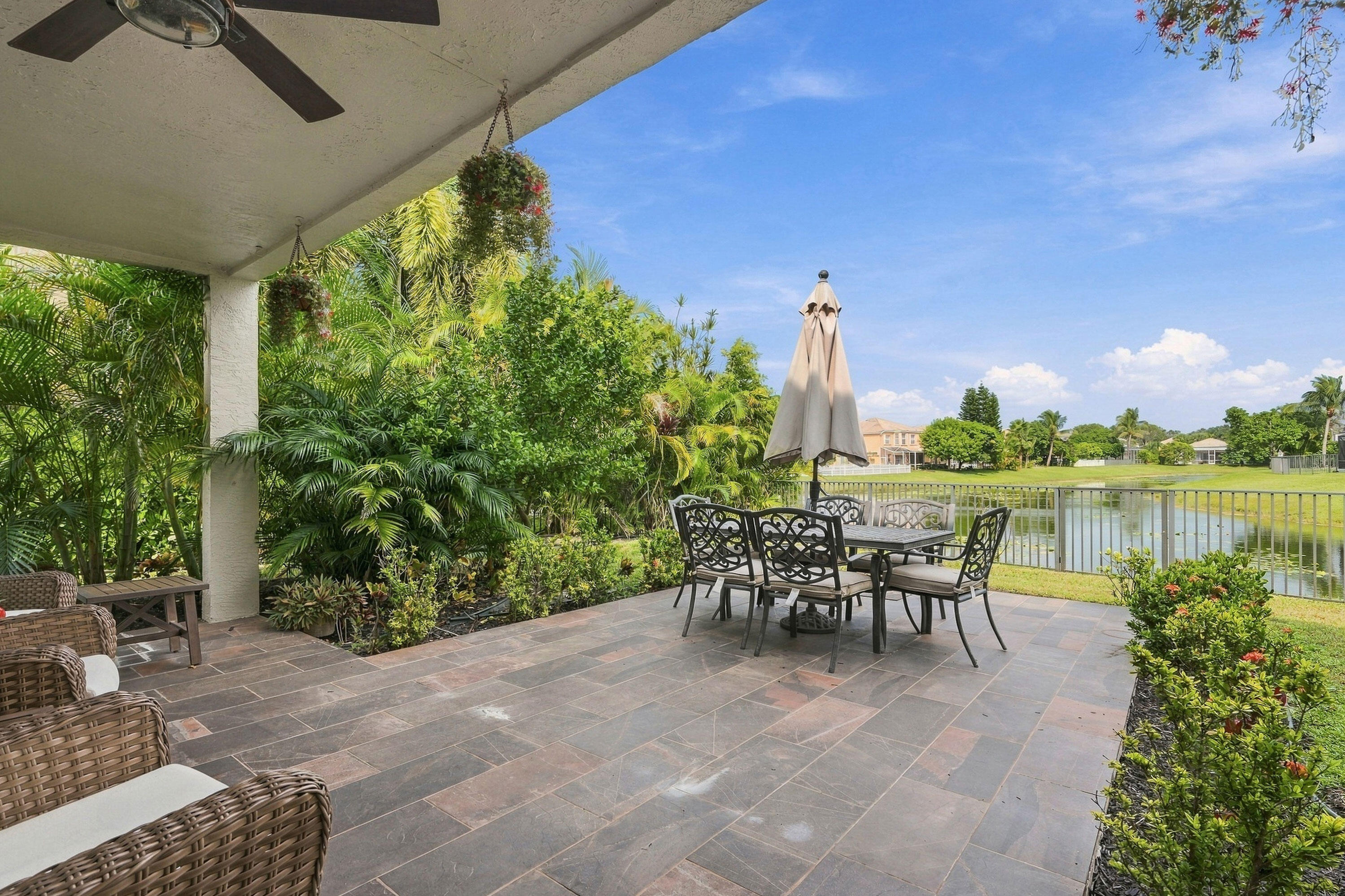 2755 Misty Oaks Circle Property Photo 1