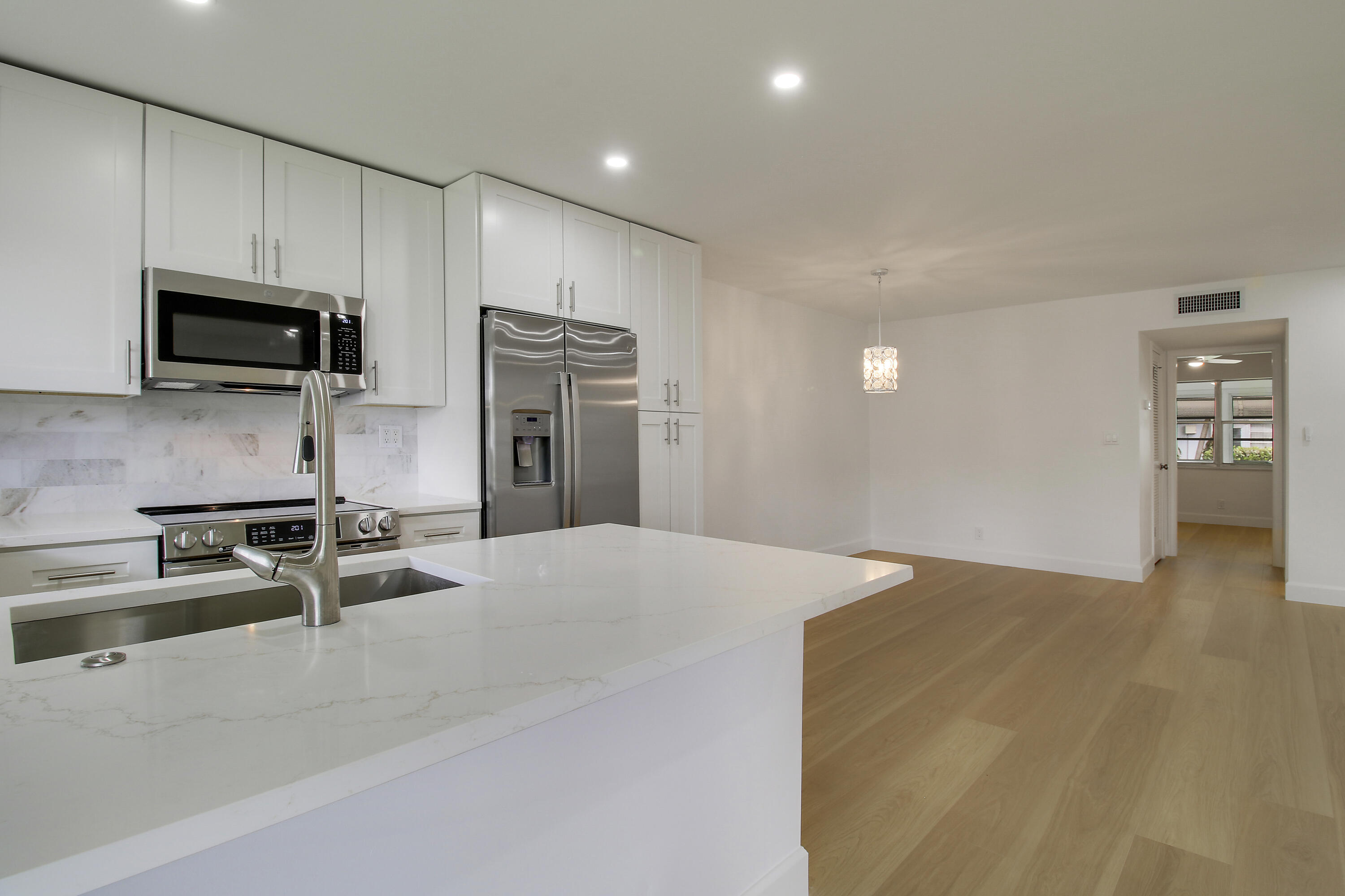 625 High Point Drive C Property Photo 6