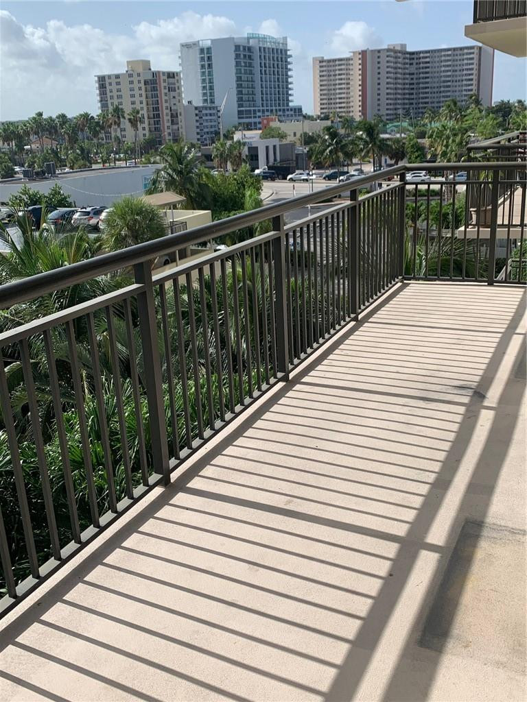 3031 N Ocean Boulevard 502 Property Photo 8