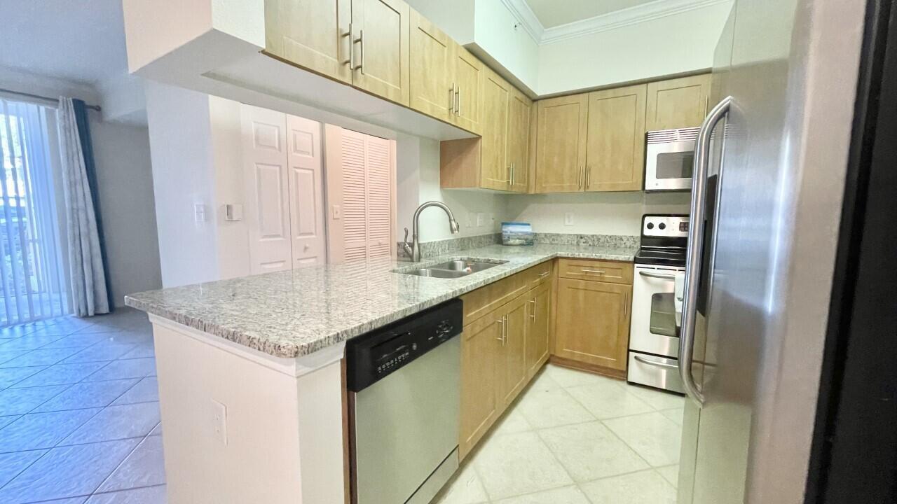 6530 Emerald Dunes Drive Property Photo 1
