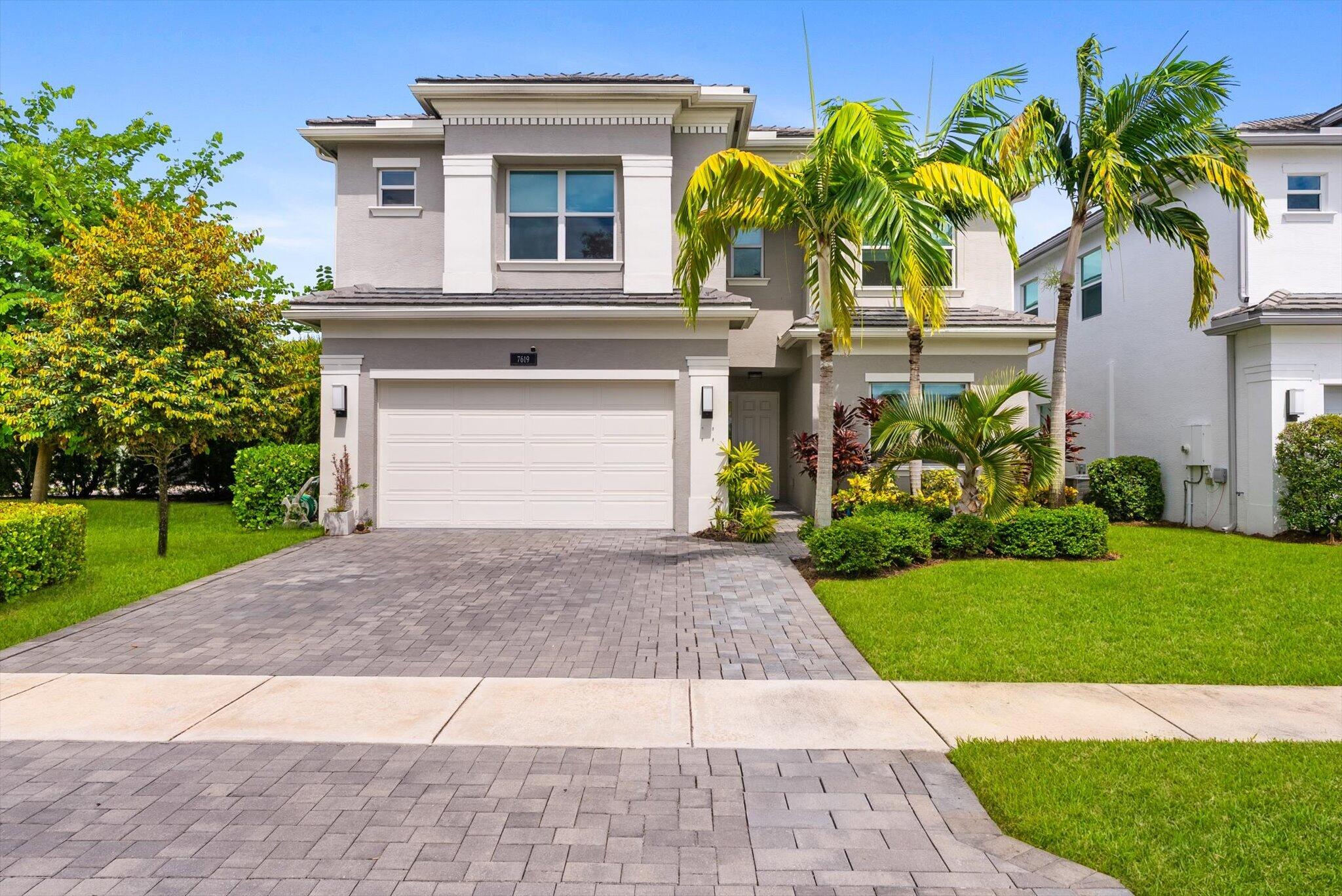 7619 Francisca Club Lane Property Photo 1