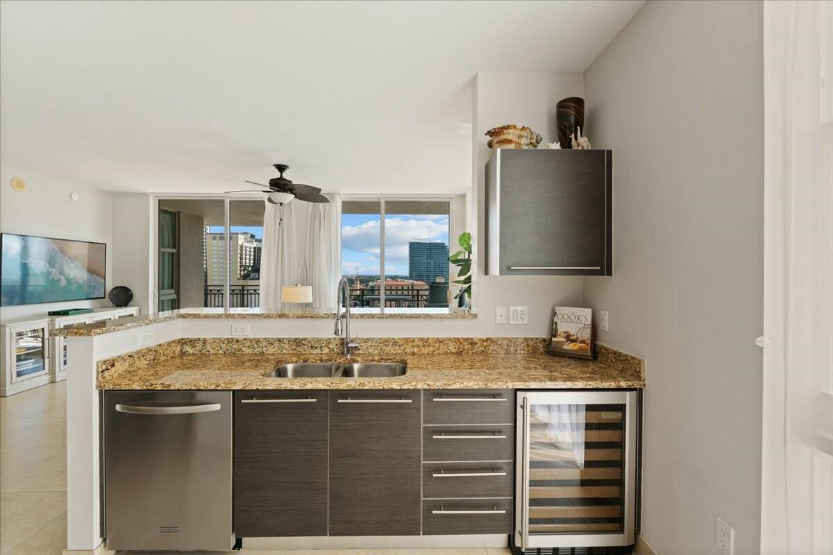 550 Okeechobee Boulevard 1001 Property Photo 10