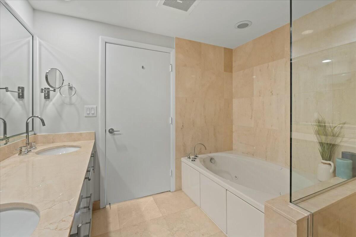 550 Okeechobee Boulevard 1001 Property Photo 16