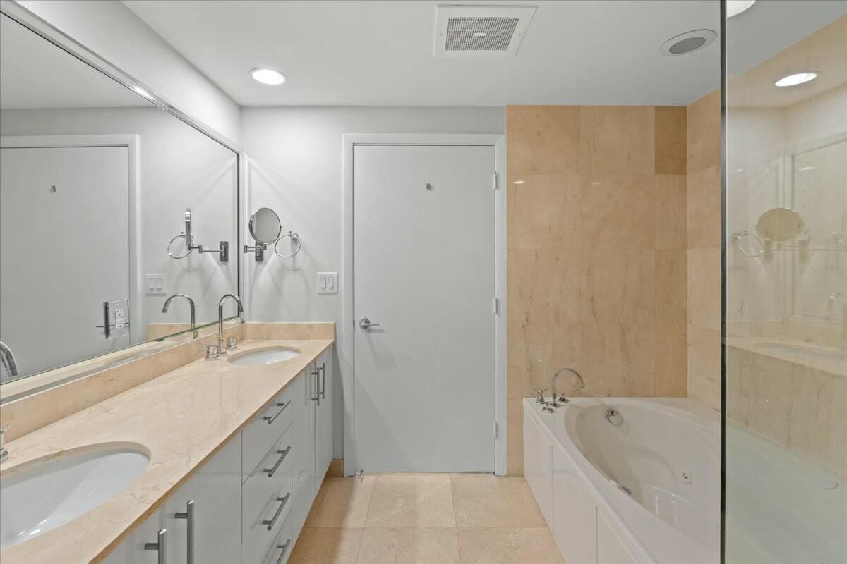 550 Okeechobee Boulevard 1001 Property Photo 17