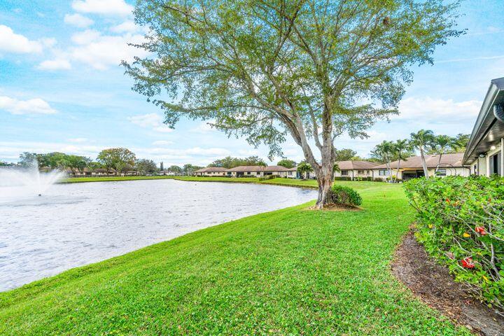 4948 Equestrian Circle B Property Photo 7