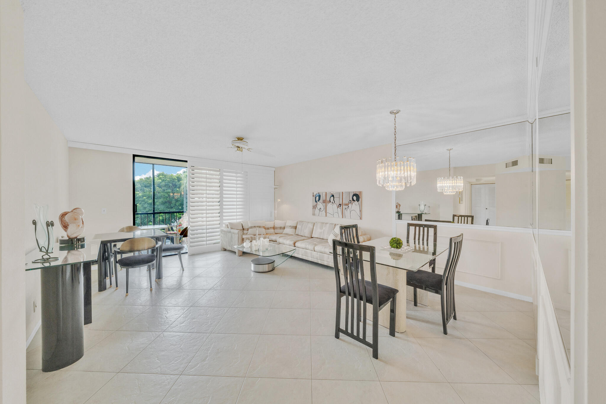 5280 Las Verdes Circle 320 Property Photo 7