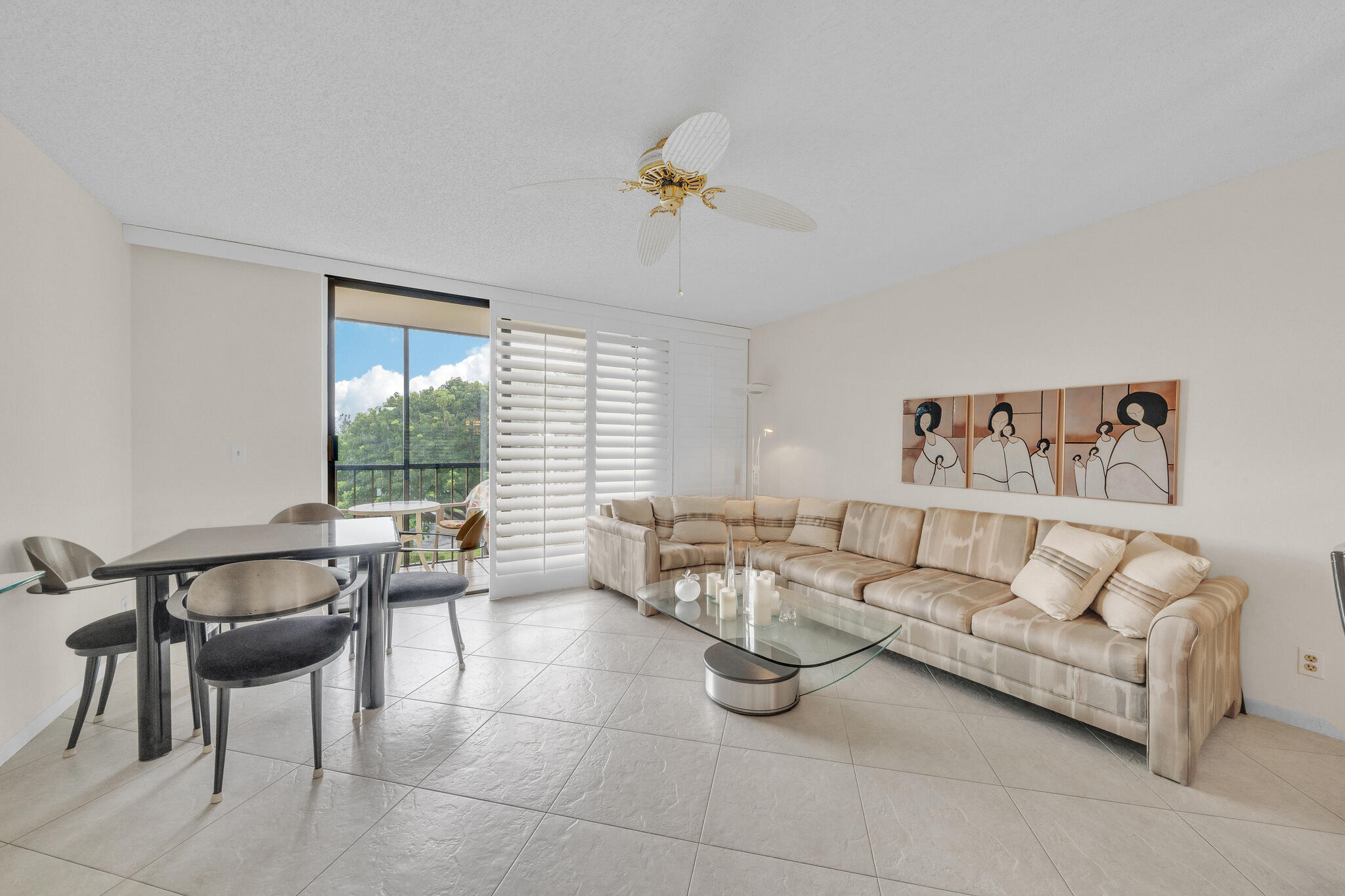 5280 Las Verdes Circle 320 Property Photo 8