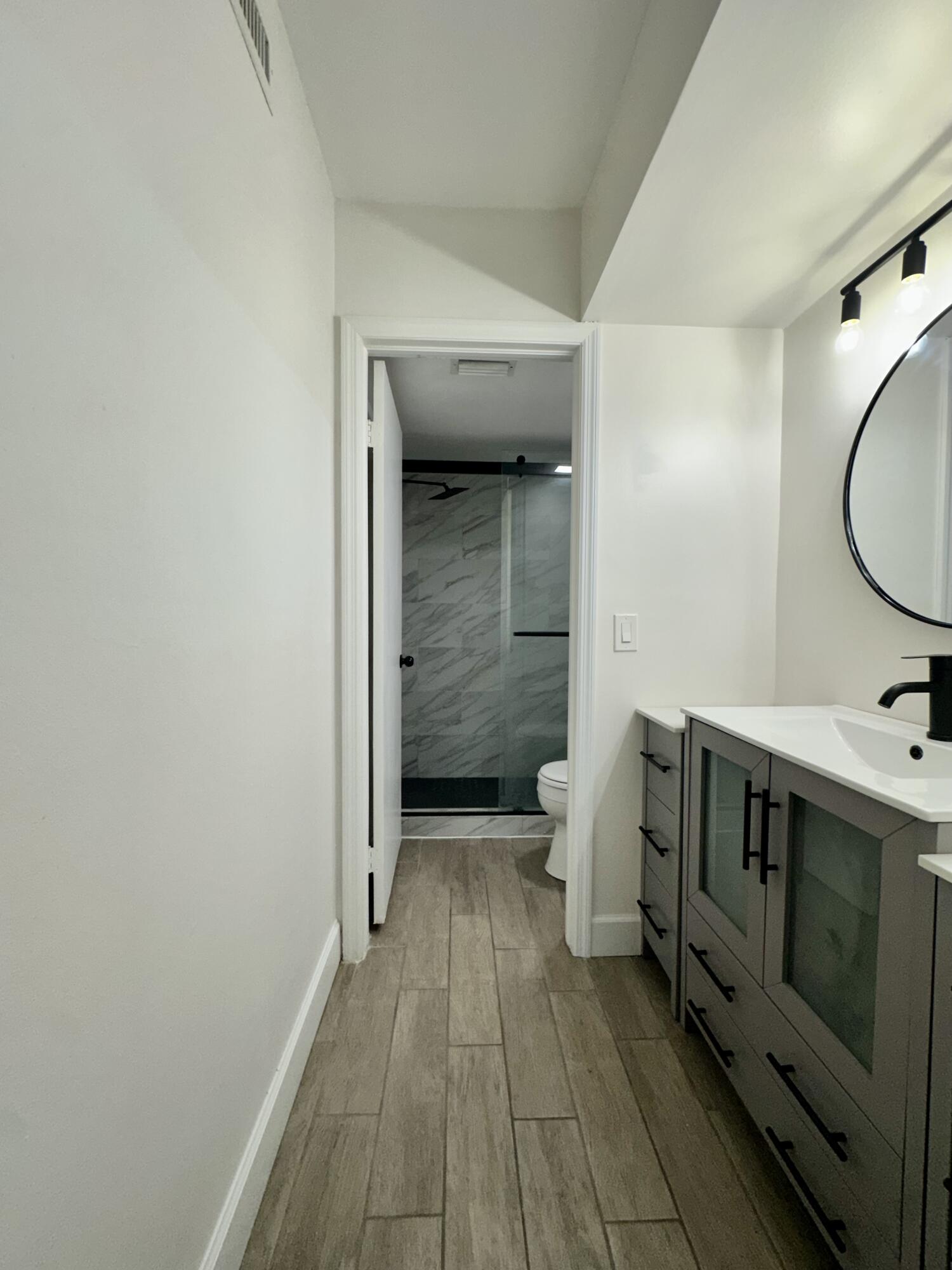 351 Club Circle 108 Property Photo 24