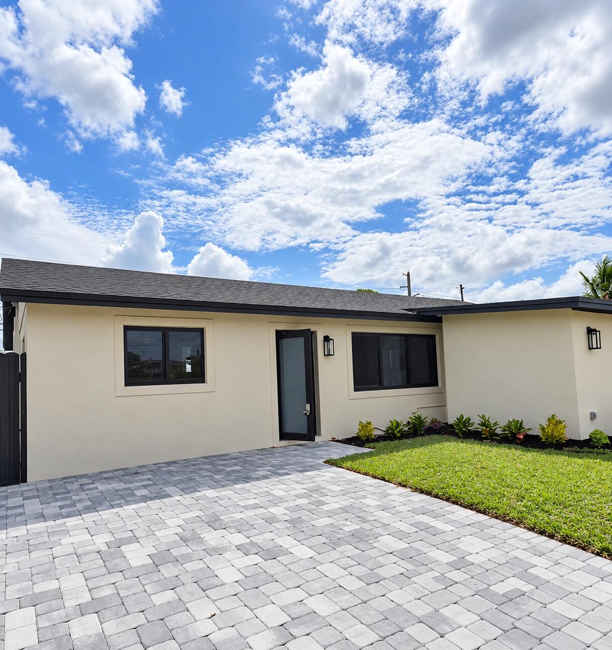 4922 Royal S Property Photo 1